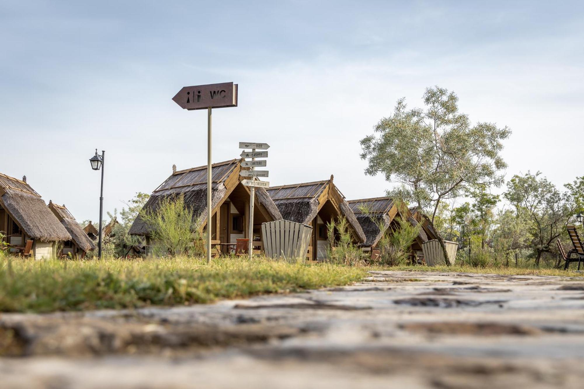 Dolphin Camping Sfântu Gheorghe Exterior photo