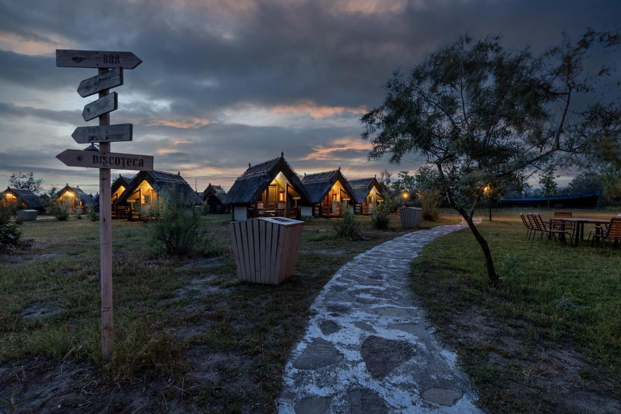 Dolphin Camping Sfântu Gheorghe Exterior photo