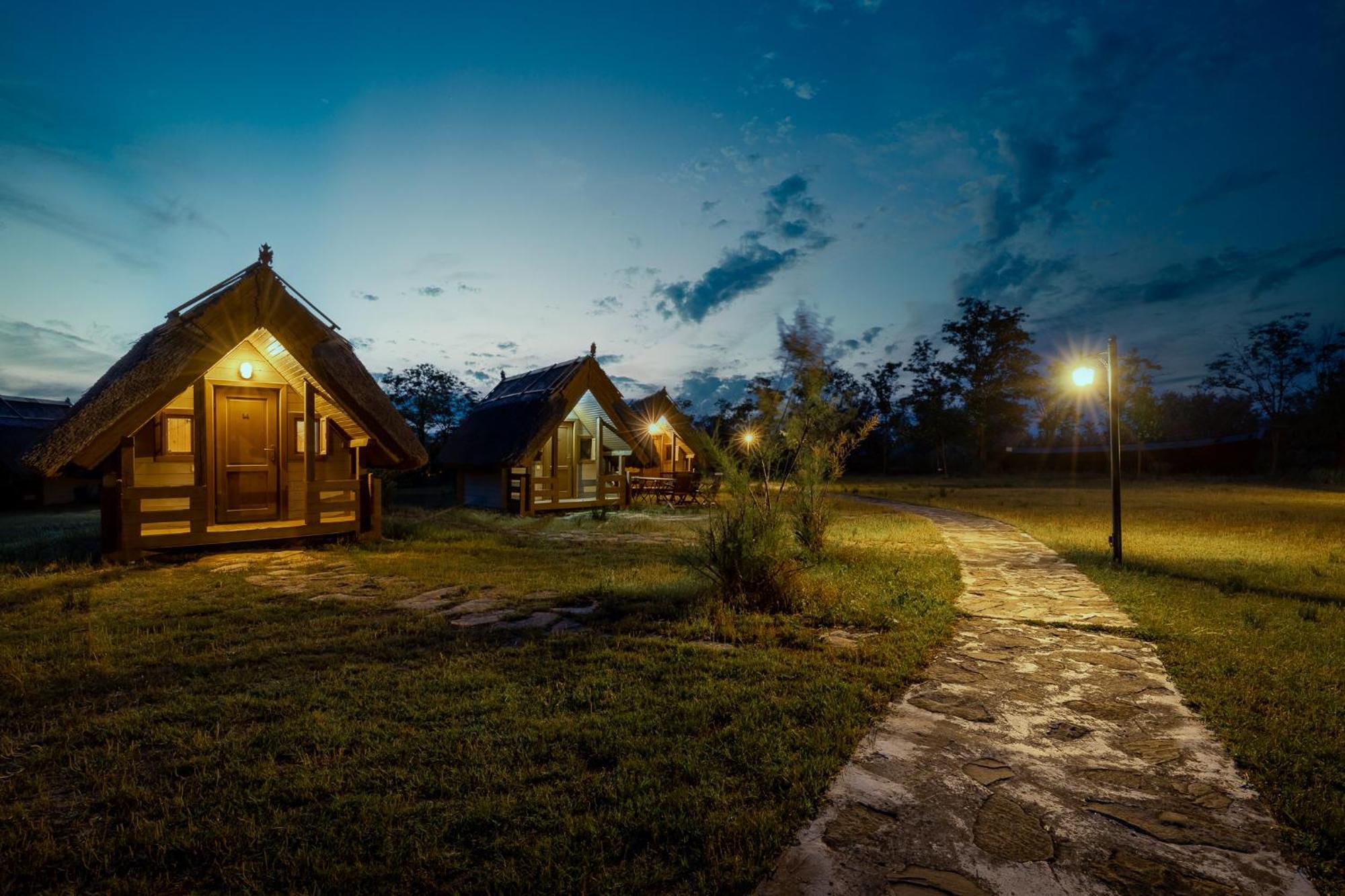 Dolphin Camping Sfântu Gheorghe Exterior photo