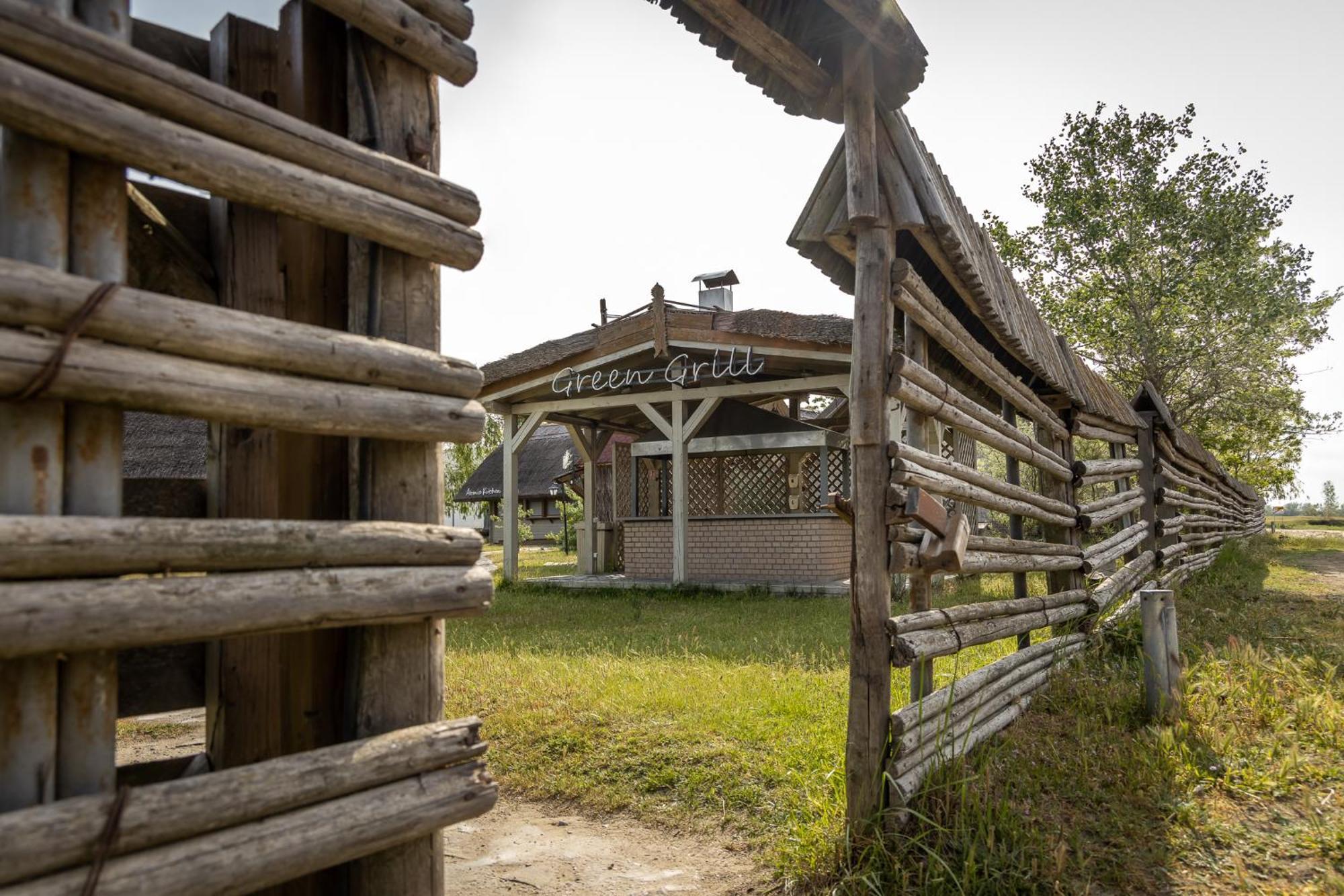 Dolphin Camping Sfântu Gheorghe Exterior photo