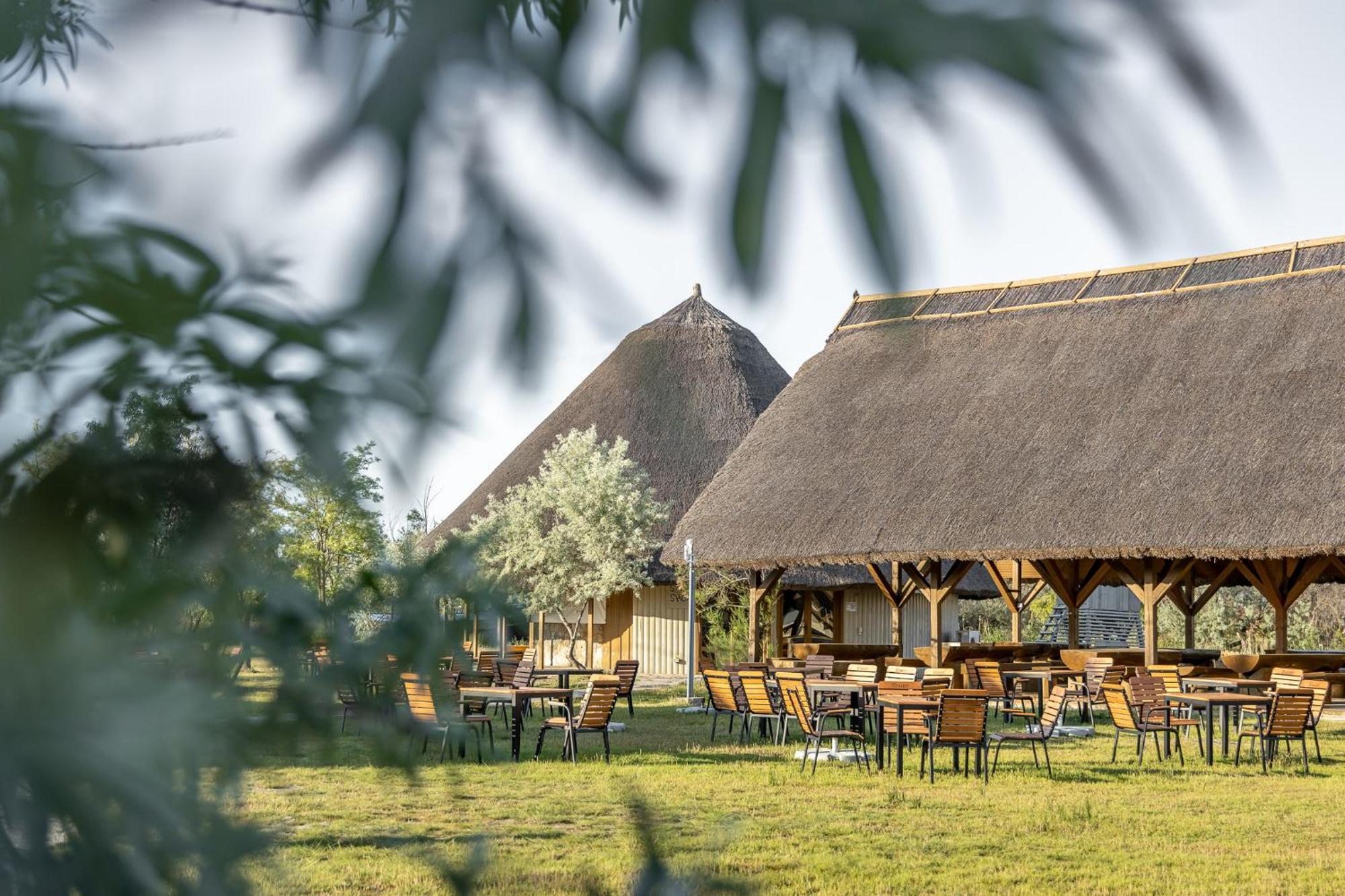 Dolphin Camping Sfântu Gheorghe Exterior photo
