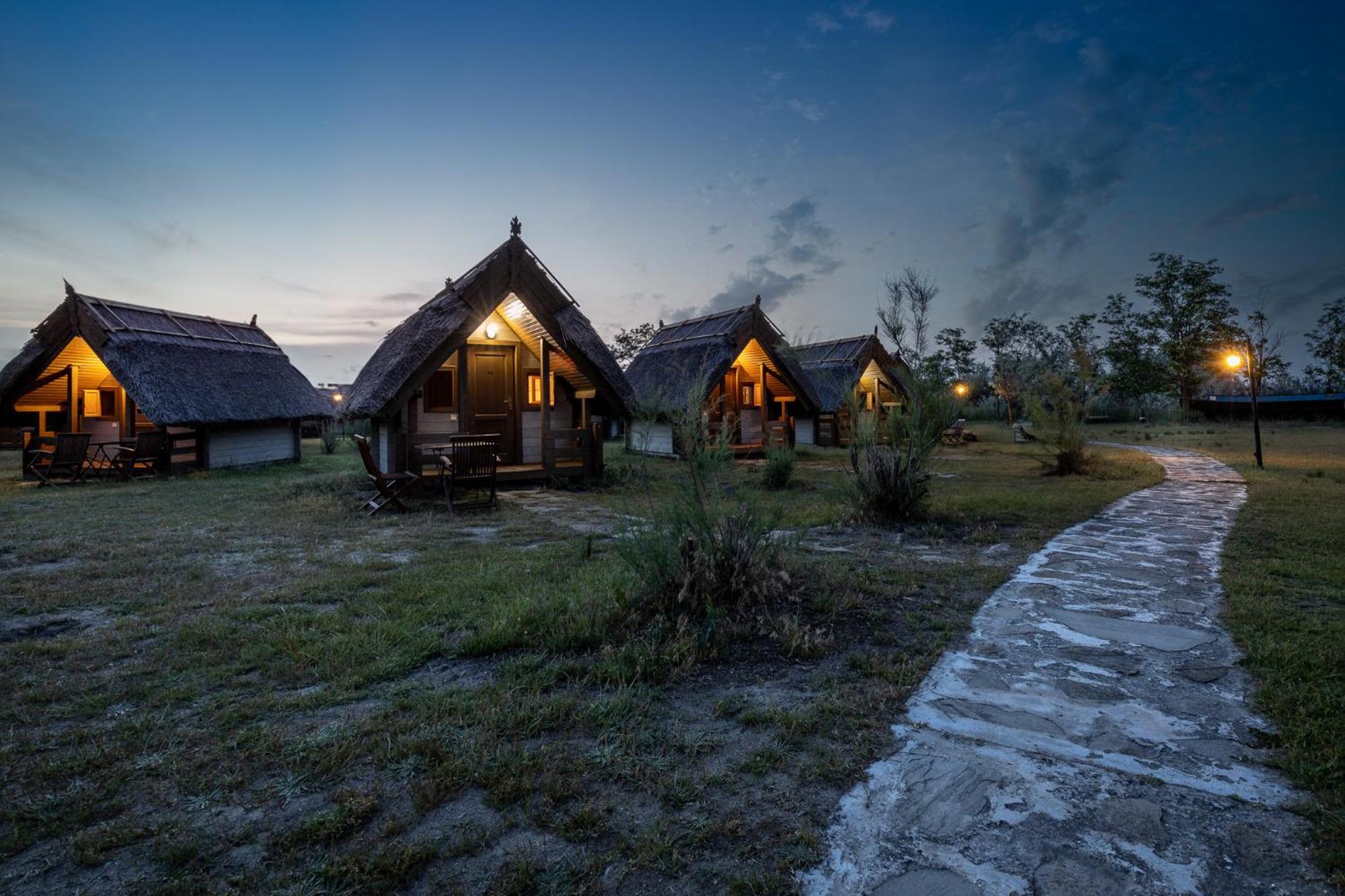 Dolphin Camping Sfântu Gheorghe Exterior photo