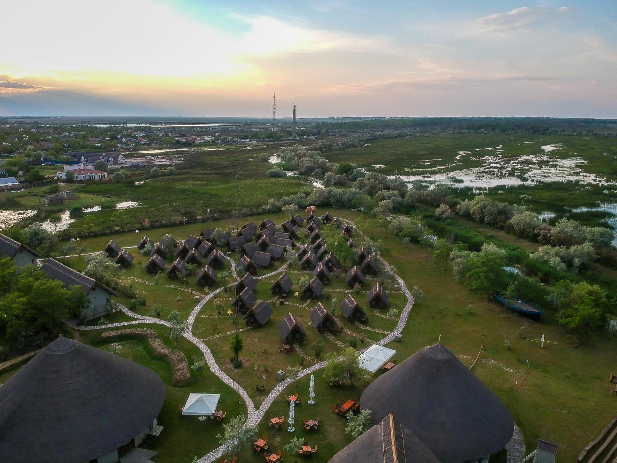 Dolphin Camping Sfântu Gheorghe Exterior photo