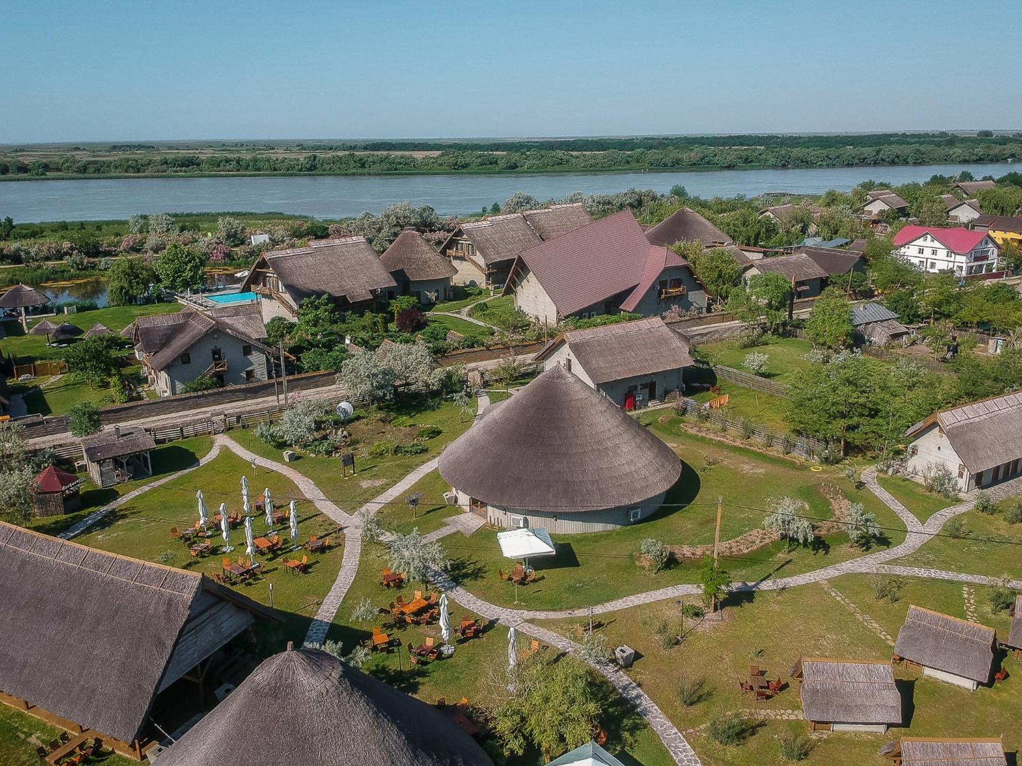 Dolphin Camping Sfântu Gheorghe Exterior photo