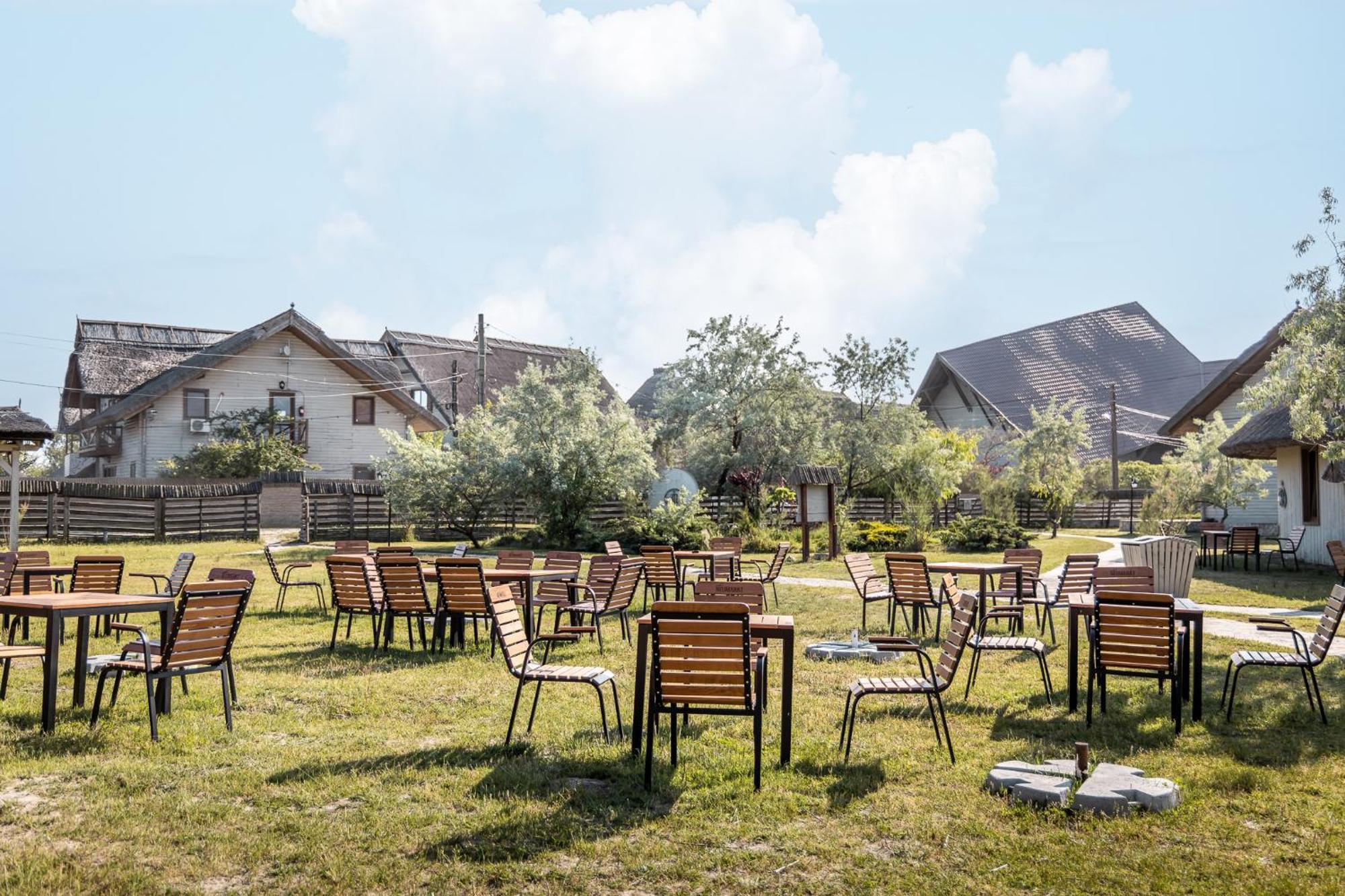 Dolphin Camping Sfântu Gheorghe Exterior photo